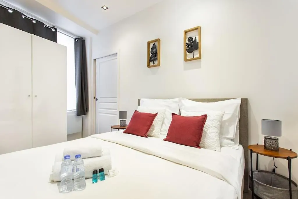 Bouquet Longchamp/Iena Trocadero : Cosy Apartment contacts